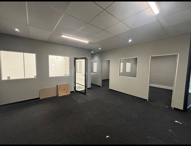 494M² WAREHOUSE TO LET IN FIRGROVE